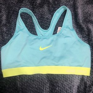 Nike pro sports bra